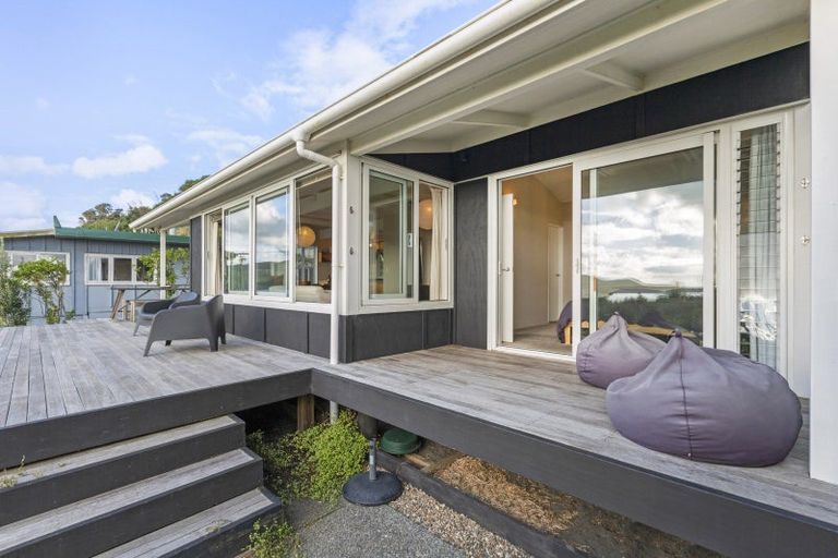 Photo of property in 131 Riria Kereopa Memorial Drive, Raglan, 3297