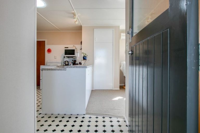 Photo of property in 14 Shackleton Street, Maraenui, Napier, 4110