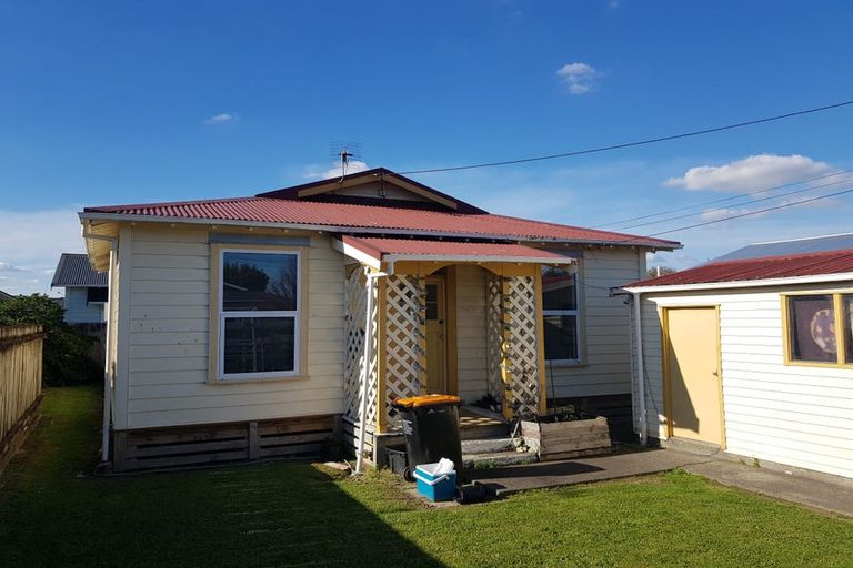 Photo of property in 6 Carlisle Street, Milson, Palmerston North, 4414