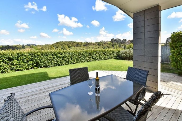 Photo of property in 6 Henriette Place, The Gardens, Auckland, 2105