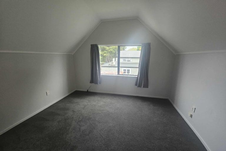 Photo of property in 35 Oxford Street, Fairfield, Hamilton, 3214