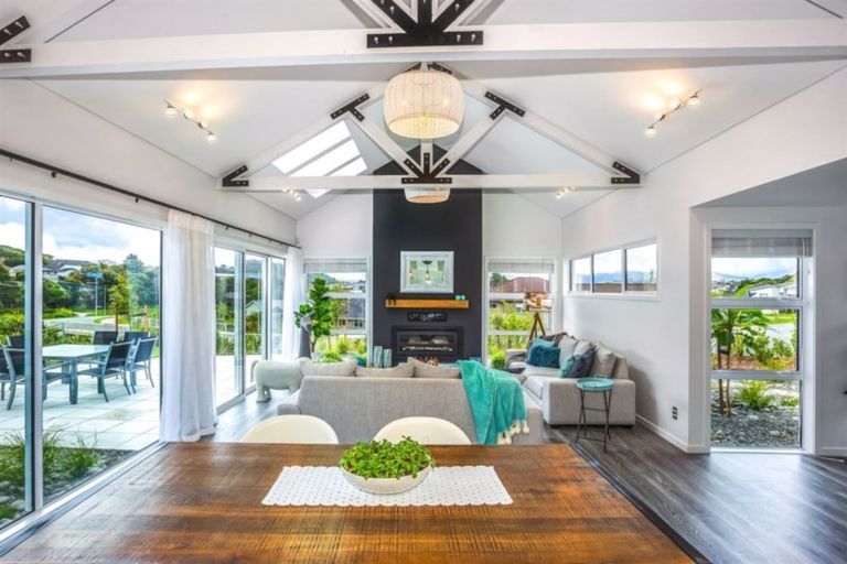 Photo of property in 195 Navigation Drive, Whitby, Porirua, 5024