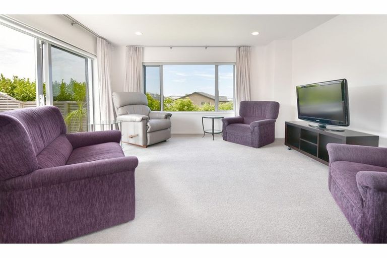 Photo of property in 8 Bayview Park Lane, Orewa, 0931