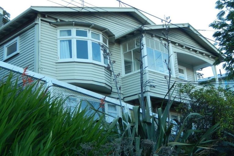 Photo of property in 20 Queens Drive, Kilbirnie, Wellington, 6022