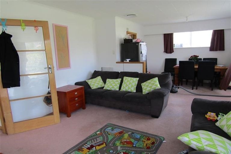 Photo of property in 17 Robertson Street, Elderslea, Upper Hutt, 5018
