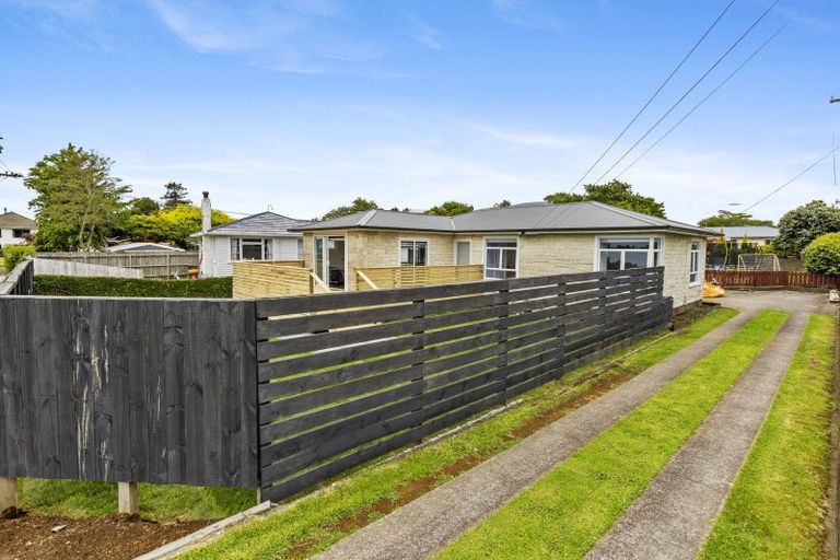 Photo of property in 14 Cowling Road, Hurdon, New Plymouth, 4310