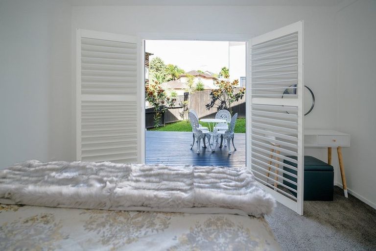 Photo of property in 1/11 Garmons Way, Castor Bay, Auckland, 0620