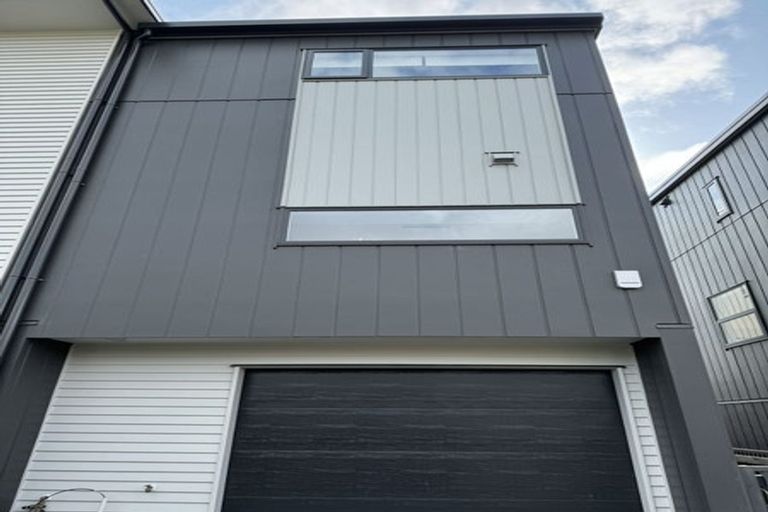 Photo of property in 6/26 Buscomb Avenue, Henderson, Auckland, 0610