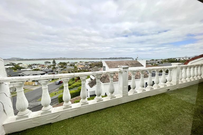 Photo of property in 26 Devon Road, Bucklands Beach, Auckland, 2012