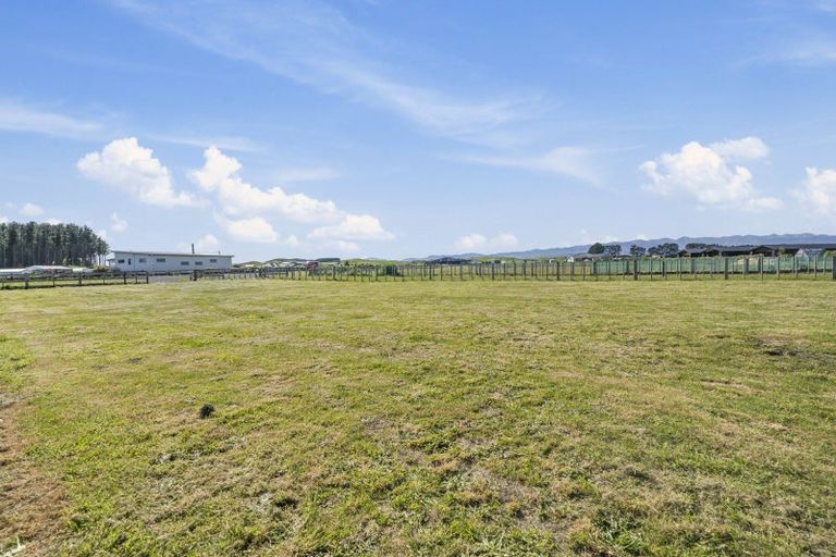 Photo of property in 16 Mowhia Grove, Waitarere, Levin, 5510