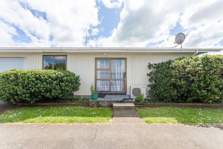 Photo of property in 28 Miller Street, Dannevirke, 4930