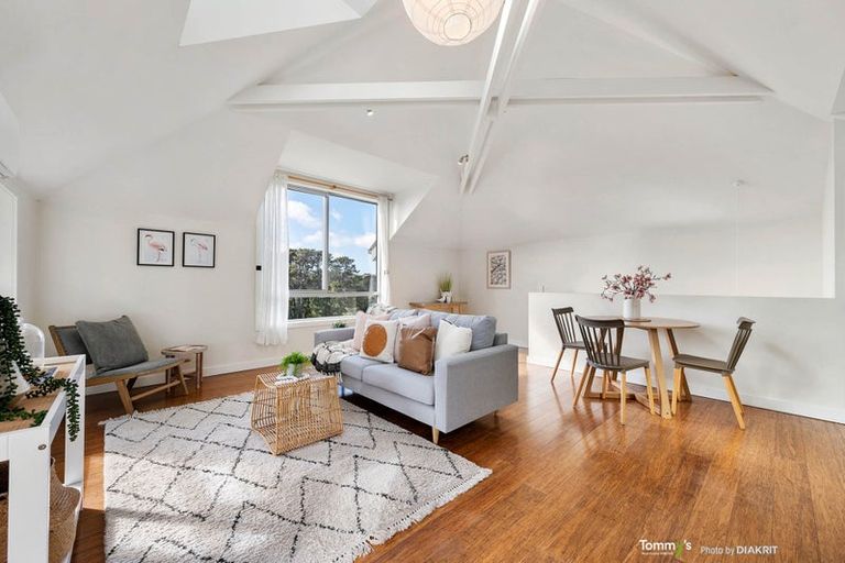 Photo of property in 1/26 Orangi Kaupapa Road, Northland, Wellington, 6012