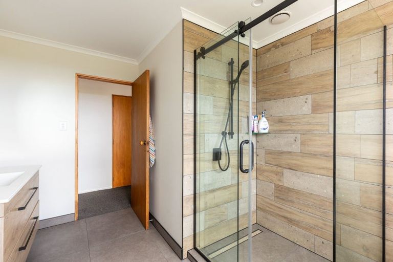 Photo of property in 805 Richmond Road, Lepperton, New Plymouth, 4373