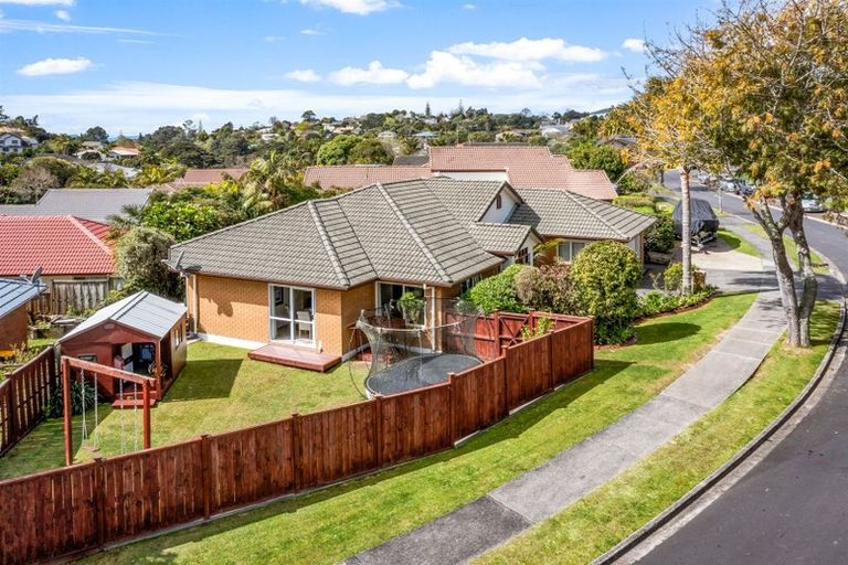 Photo of property in 4 Phoebe Meikle Place, Torbay, Auckland, 0630
