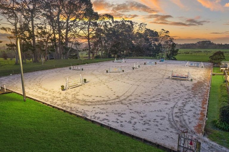 Photo of property in 124 Rimmer Road, Helensville, 0875