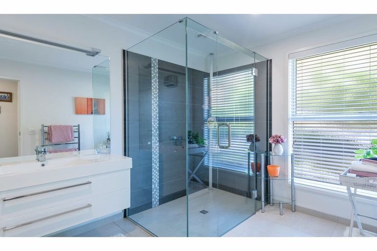 Photo of property in 23 Katania Heights, Brightwater, 7022