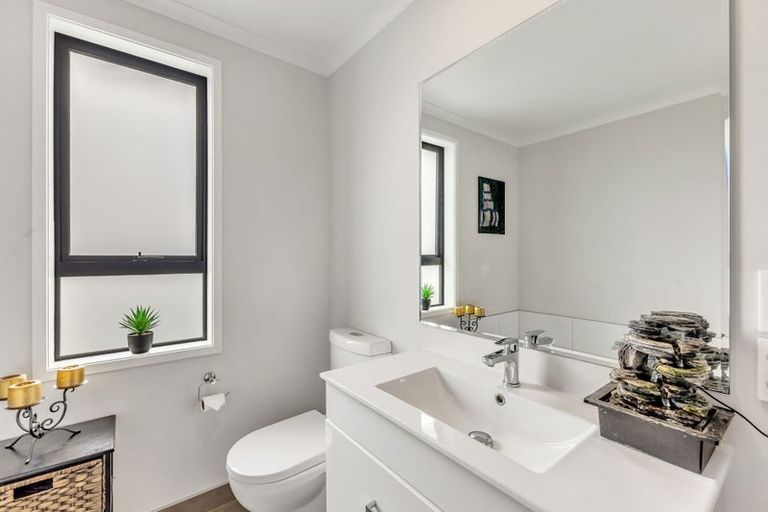 Photo of property in 90 Banks Street, Marfell, New Plymouth, 4310