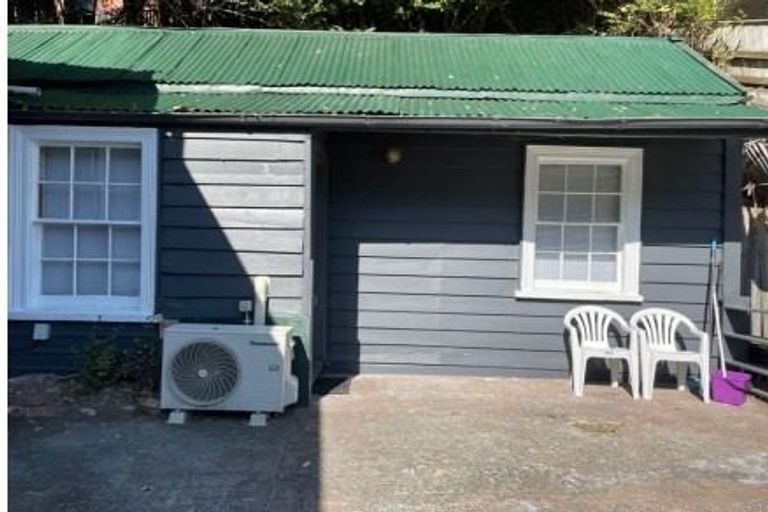 Photo of property in 80 Shakespeare Road, Bluff Hill, Napier, 4110