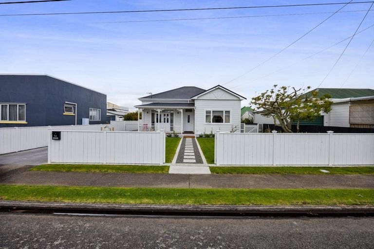 Photo of property in 56 Vogel Street, Hawera, 4610