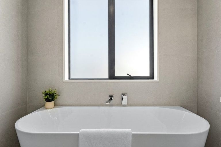 Photo of property in 38a Hyperion Drive, Randwick Park, Auckland, 2105