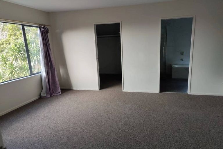 Photo of property in 35 Park Road, Titirangi, Auckland, 0604