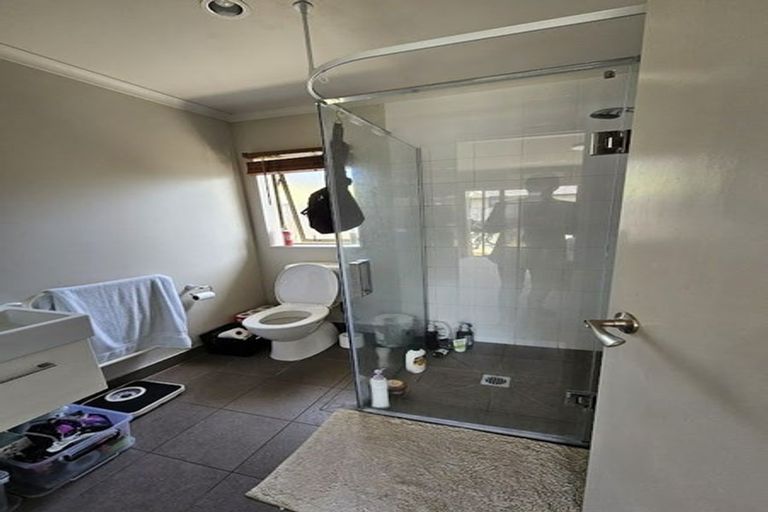 Photo of property in 51 Gandalf Crescent, Paraparaumu, 5032