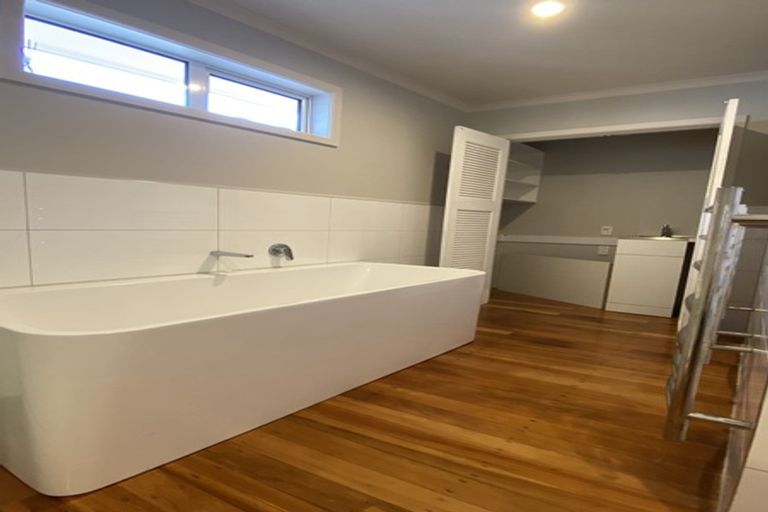 Photo of property in 10 Vardon Road, St Andrews, Hamilton, 3200