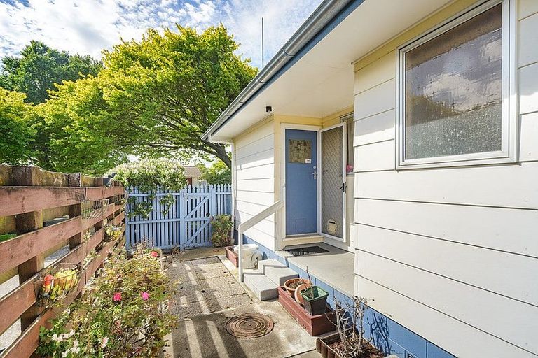 Photo of property in 3 Meadowbrook Drive, Cloverlea, Palmerston North, 4412