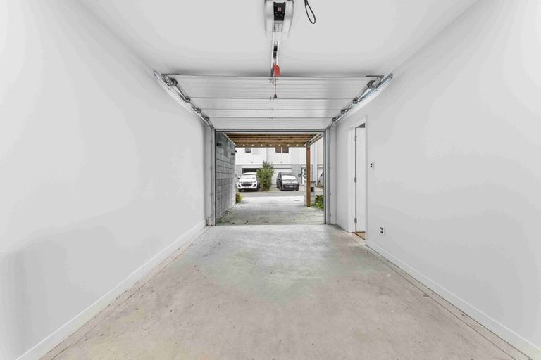 Photo of property in 26 Meritage Lane, Te Atatu South, Auckland, 0610