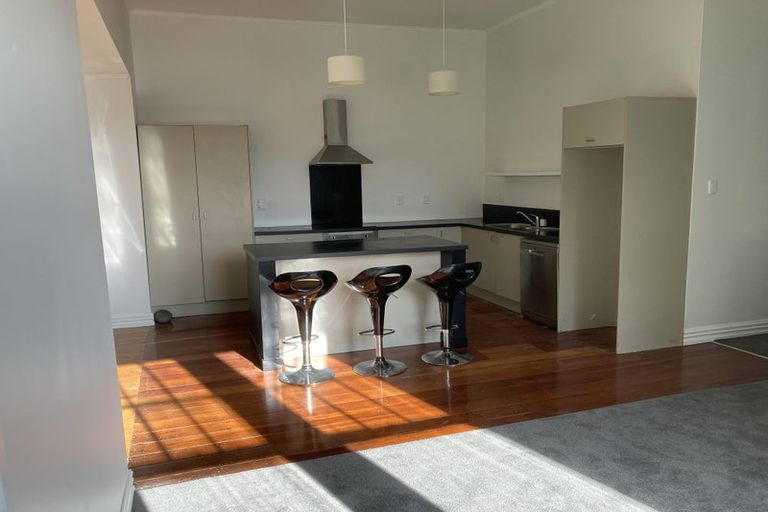 Photo of property in 31 Scarborough Terrace, Mount Victoria, Wellington, 6011