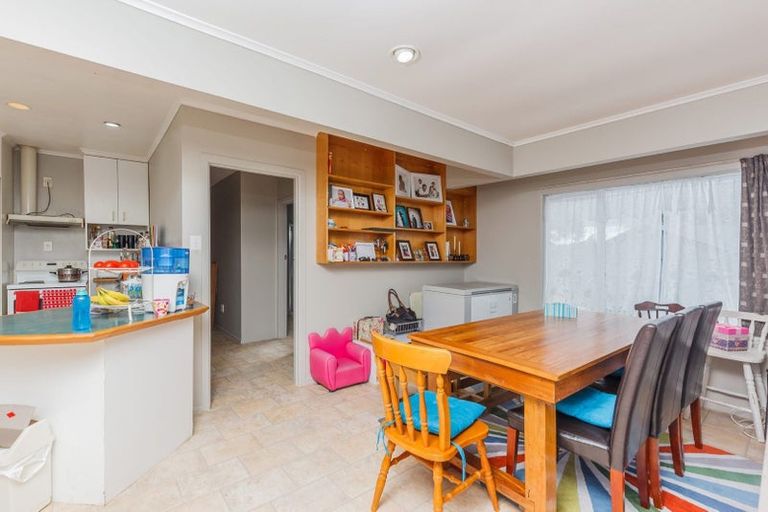 Photo of property in 22 Madison Place, Forrest Hill, Auckland, 0620