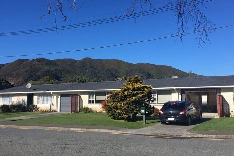Photo of property in 92 Trafalgar Street, Waterloo, Lower Hutt, 5011