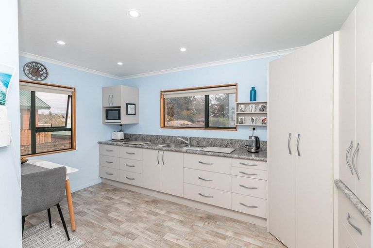 Photo of property in 64 Dixon Road, Glenview, Hamilton, 3206