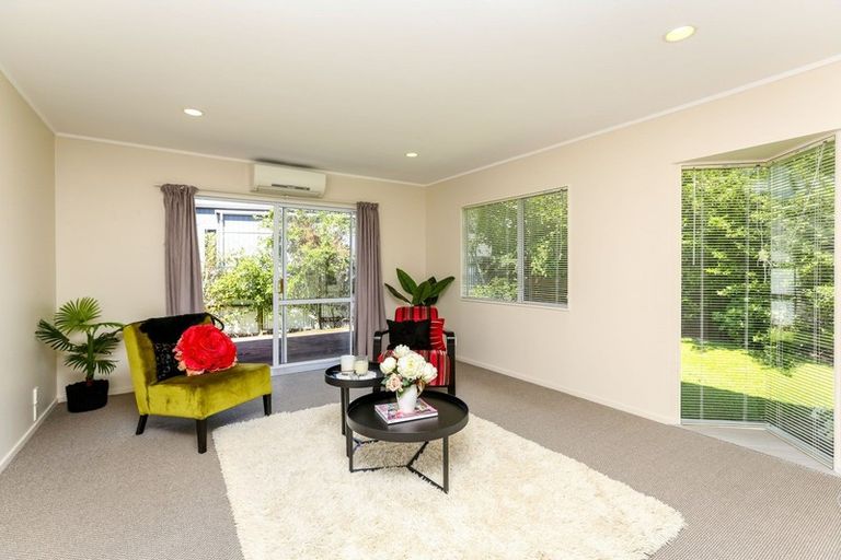 Photo of property in 96a Mangorei Road, Strandon, New Plymouth, 4312