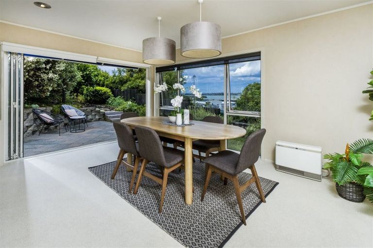 Photo of property in 99a Queen Street, Northcote Point, Auckland, 0627