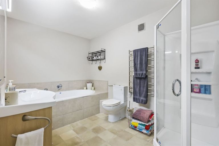 Photo of property in 10 Treetops Way, Bayview, Auckland, 0629