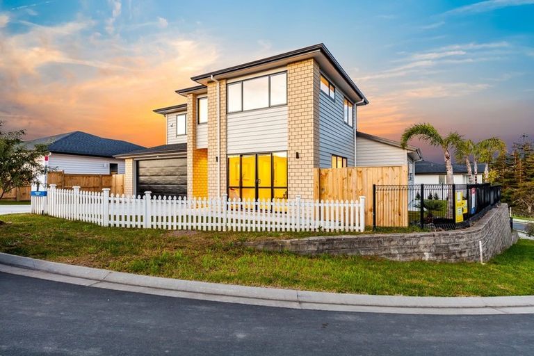 Photo of property in 4 Ahorangi Road, Silverdale, 0932