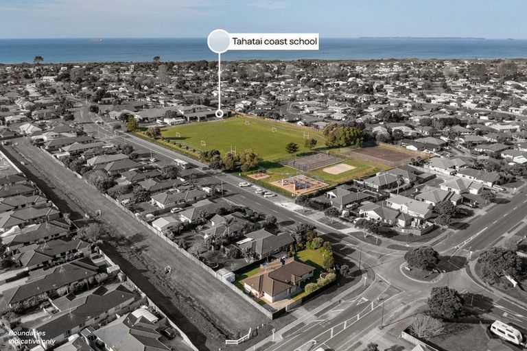 Photo of property in 735 Gloucester Road, Papamoa Beach, Papamoa, 3118