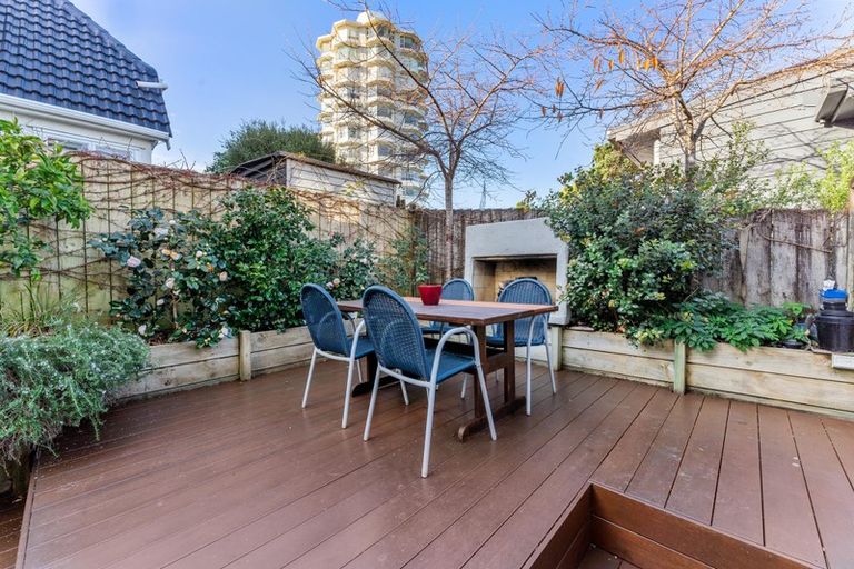 Photo of property in 18a Sylvan Park Avenue, Milford, Auckland, 0620