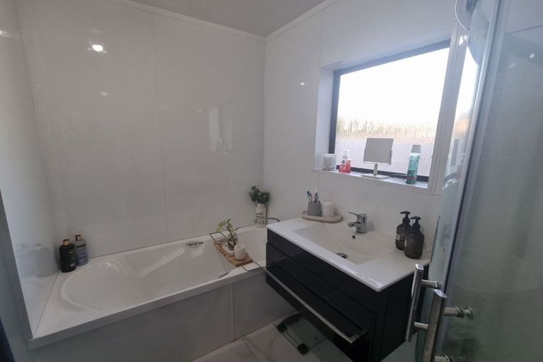 Photo of property in 2/328 Bucklands Beach Road, Bucklands Beach, Auckland, 2012