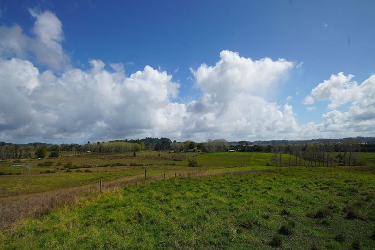 Photo of property in 46 Old Pine Valley Road, Dairy Flat, Silverdale, 0992