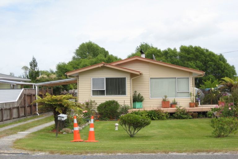 Photo of property in 94 Domett Street, Westport, 7825