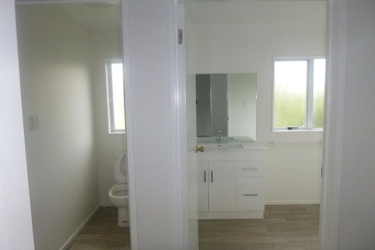 Photo of property in 2/30 Forest Hill Road, Henderson, Auckland, 0612