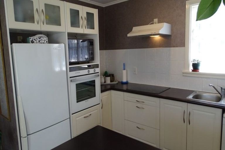 Photo of property in 18 Matai Street, Levin, 5510