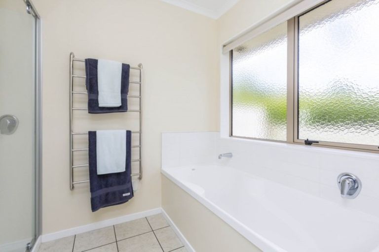 Photo of property in 12 Opal Avenue, Timberlea, Upper Hutt, 5018