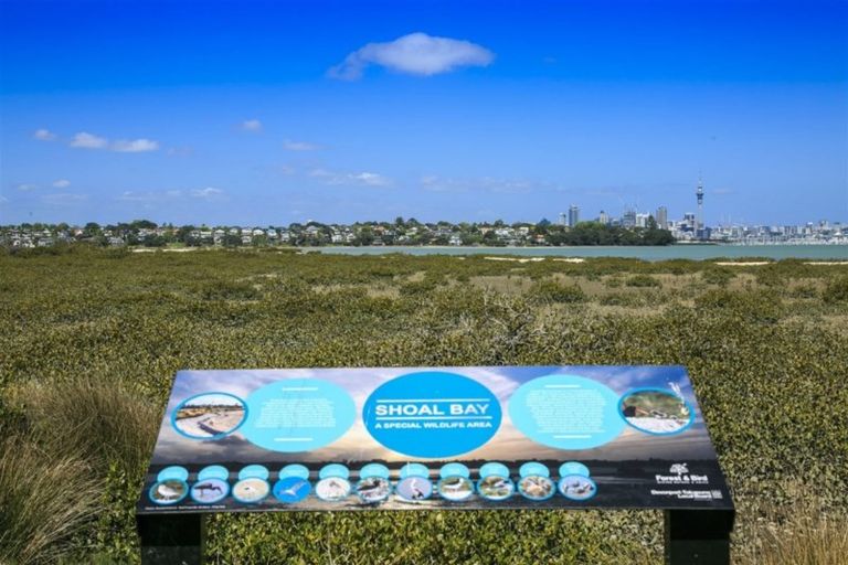 Photo of property in 2/22 Hart Road, Hauraki, Auckland, 0622