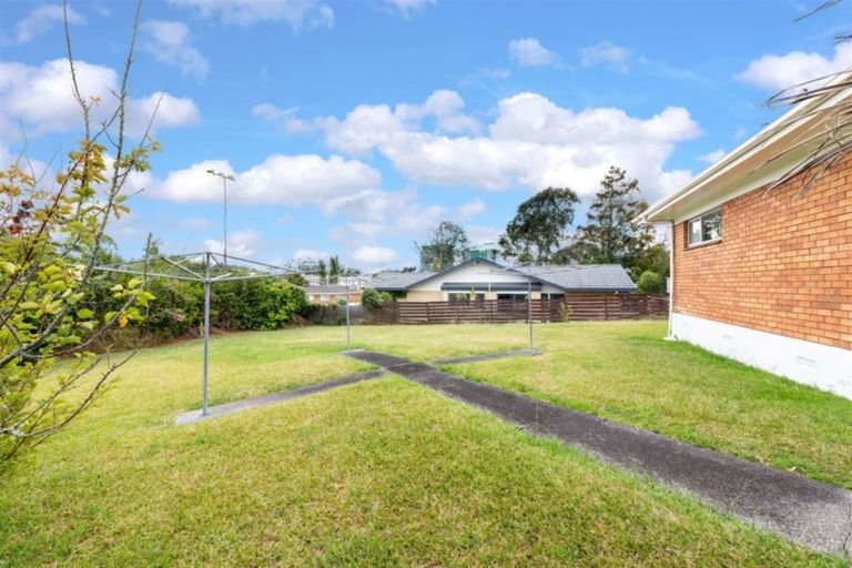Photo of property in 3/17 Captain Scott Road, Glen Eden, Auckland, 0602