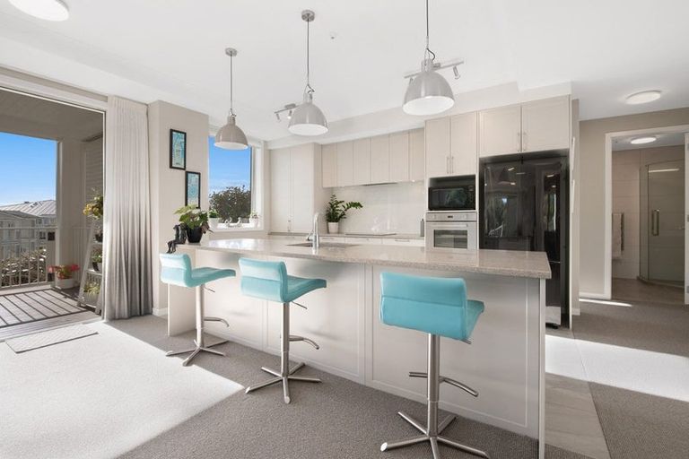 Photo of property in 152 Landmark Terrace, Orewa, 0931