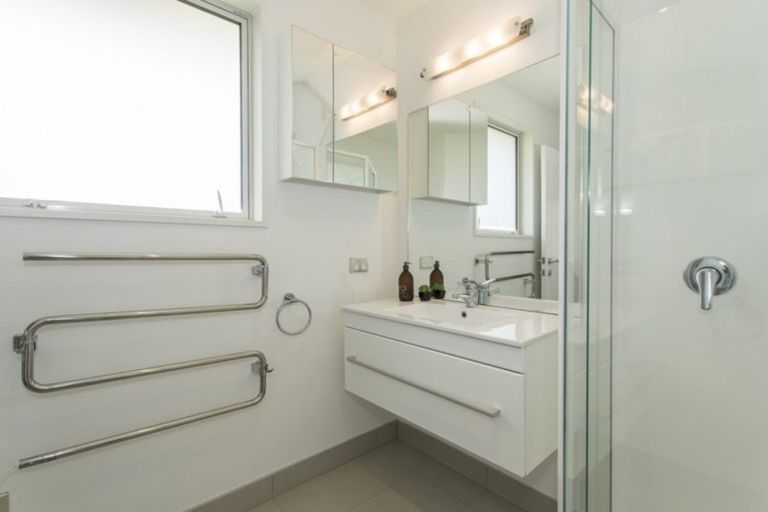 Photo of property in 32 Hunter Crescent, Wanaka, 9305