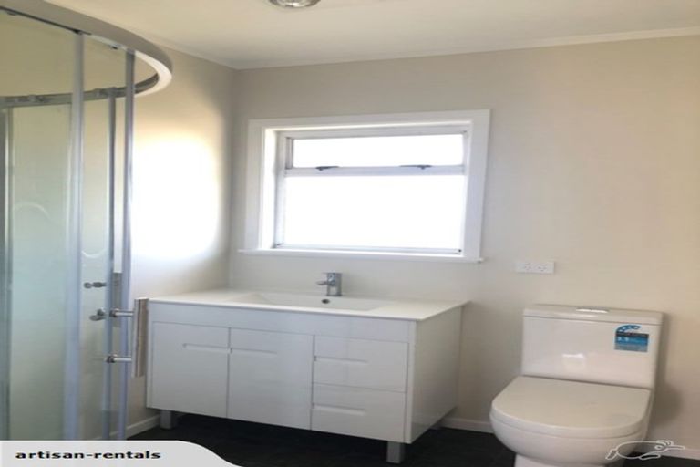 Photo of property in 1/56a Taharoto Road, Takapuna, Auckland, 0622